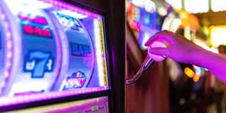 rr95 Sportsbook live odds screen တွင် Myanmar National League ဘောလုံးပွဲ odds ကြည့်ရှုနေသောမြင်ကွင်း